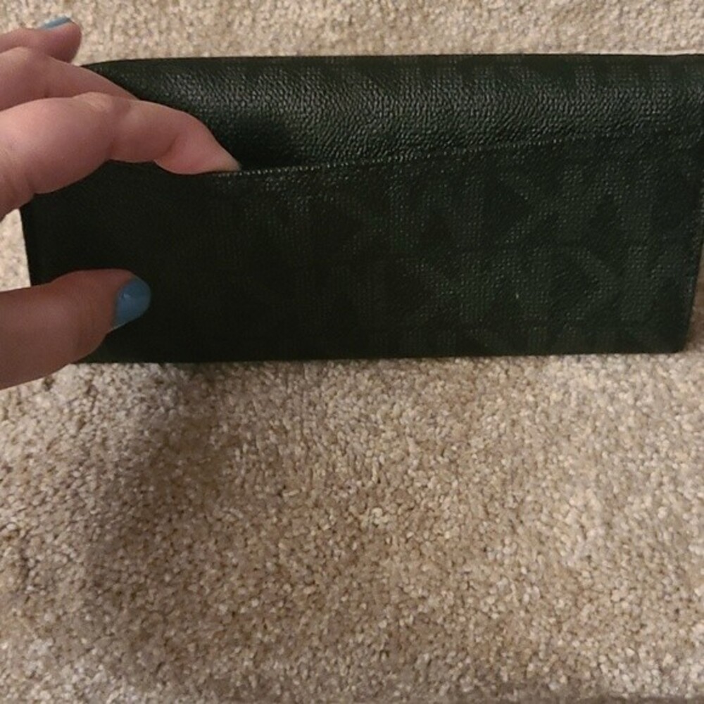 Michael Kors Black Leather Signature Wallet - Picture 2 of 5